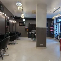 салон красоты m.a.k.i.  на улице комарова в мытищах изображение 5